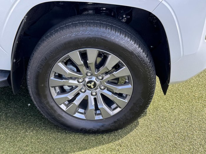 2024 Mitsubishi Triton GLS