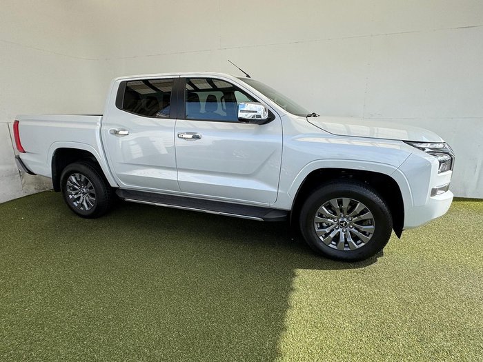 2024 Mitsubishi Triton GLS
