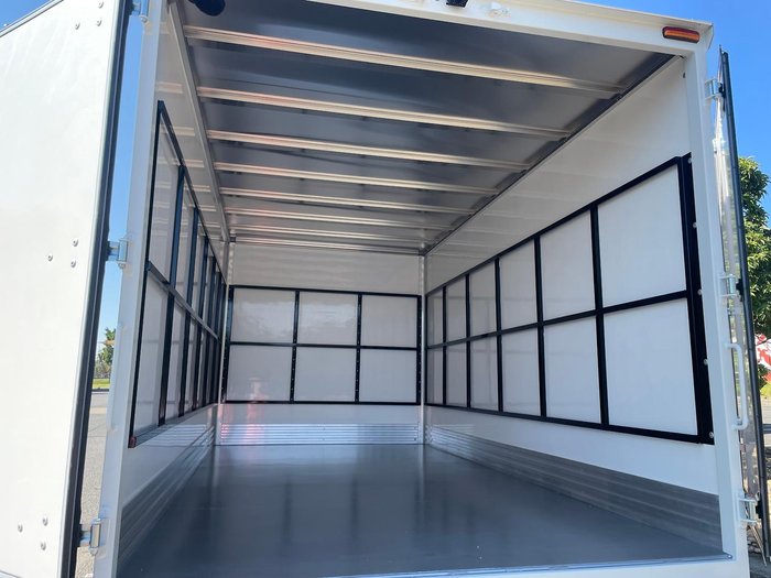 2025 Isuzu N Series NNR 45-150 Vanpack White
