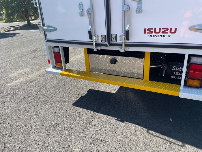 2025 Isuzu N Series NNR 45-150 Vanpack White