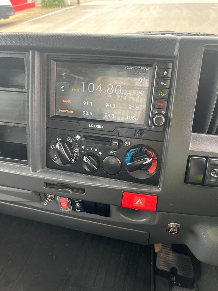 2020 Isuzu Nlr 45-150 Nlr 45-150 Amt Swb Traypack