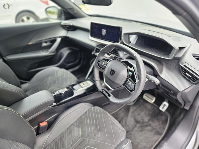 2025 Peugeot 2008 GT Hybrid