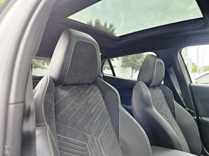 2025 Peugeot 2008 GT Hybrid