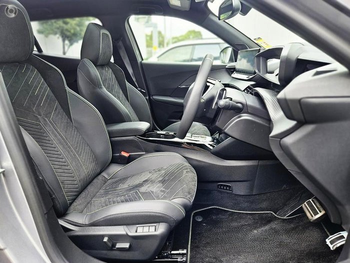 2025 Peugeot 2008 GT Hybrid