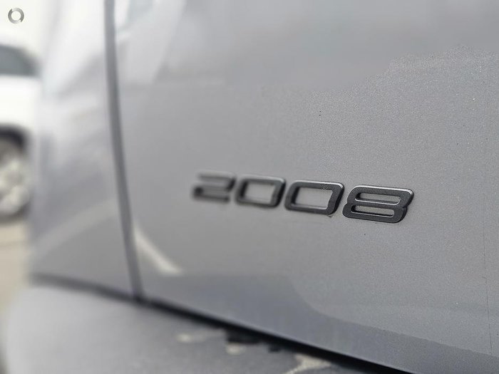 2025 Peugeot 2008 GT Hybrid