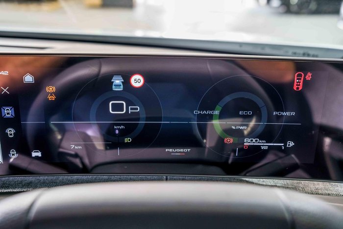 2025 Peugeot 5008 GT Premium Hybrid