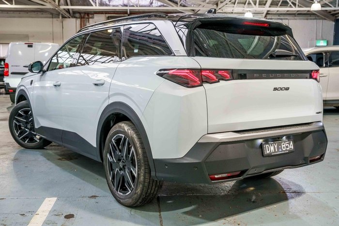 2025 Peugeot 5008