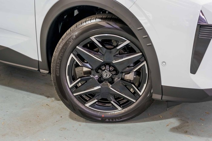 2025 Peugeot 5008 GT Premium Hybrid