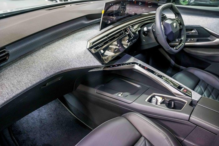 2025 Peugeot 5008 GT Premium Hybrid