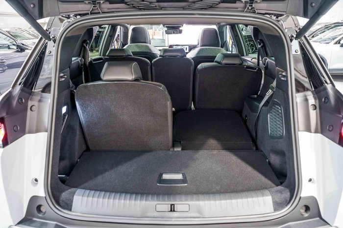 2025 Peugeot 5008 GT Premium Hybrid P74 MY25 Okenite White