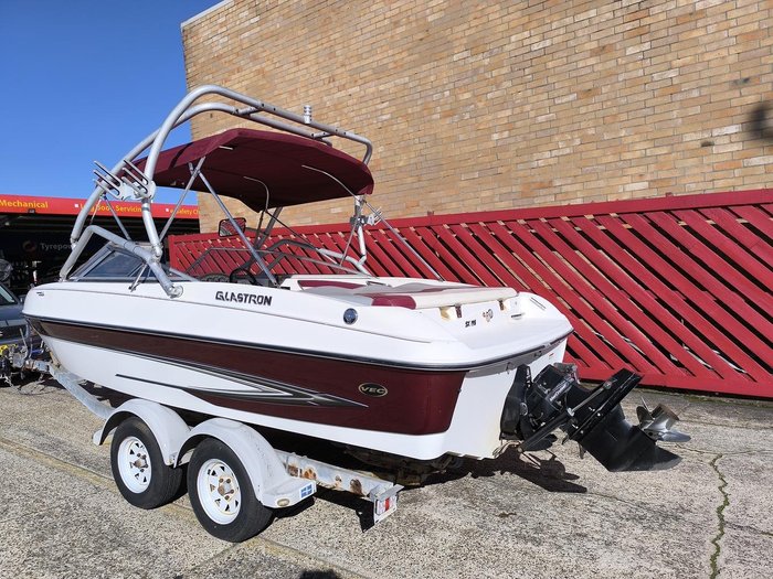 2006 Glastron SX 195