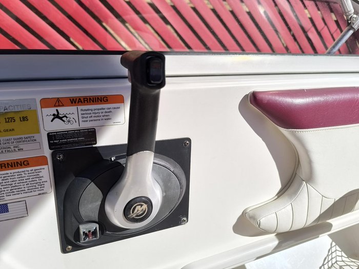 2006 Glastron SX 195