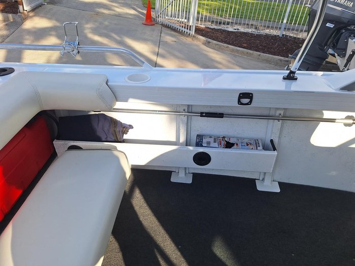 2023 QUINTREX 430 Fishabout Pro