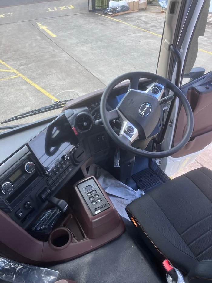 2025 Hino 700 Series FY 3036 White