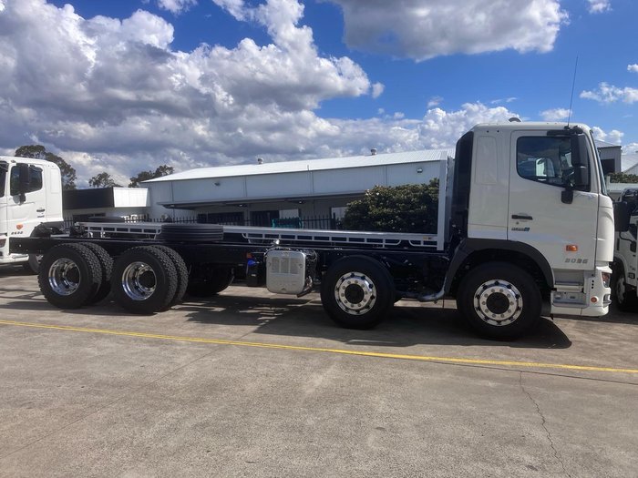 2025 Hino 700 Series FY 3036 White