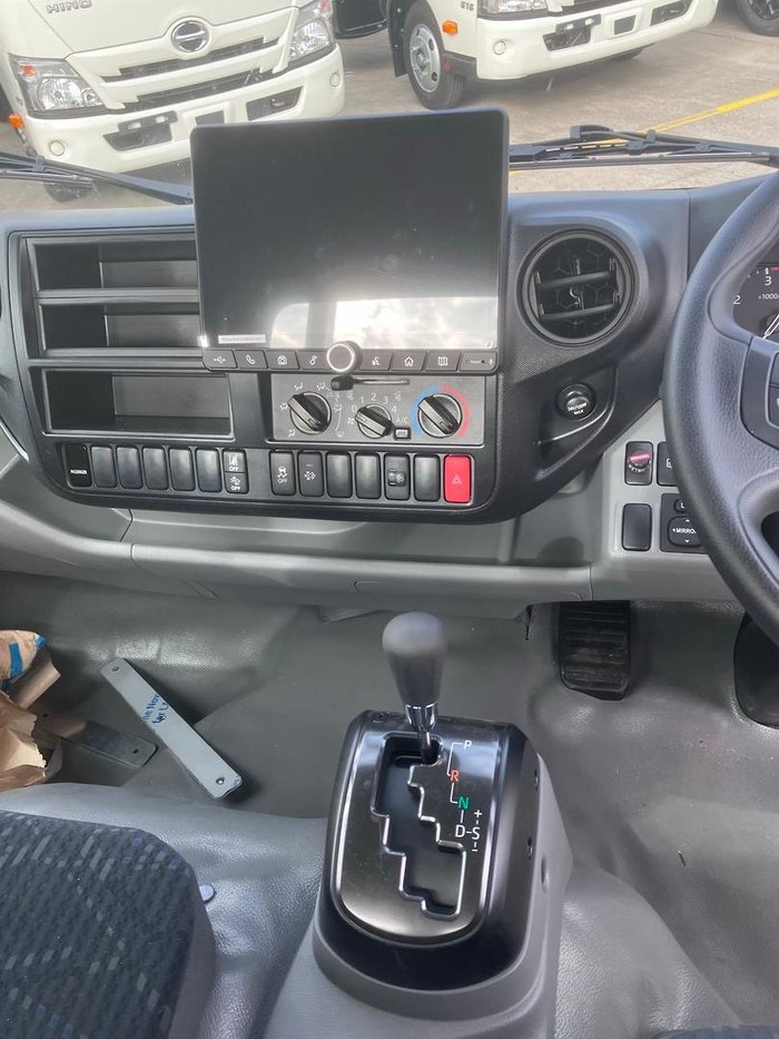 2025 Hino 300 Series 616 WHITE