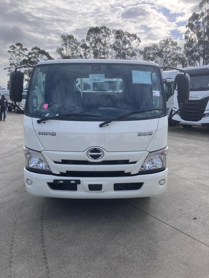2025 Hino 300 Series 616 WHITE