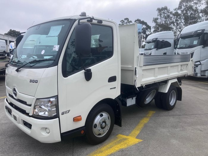 2024 Hino 300 Series 617 Tipper White