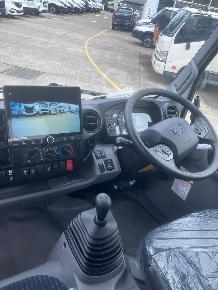 2024 Hino 300 Series 617 Tipper White