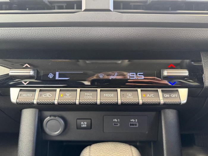 2025 Mitsubishi Triton GLX+