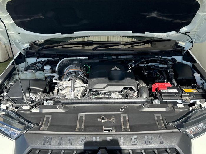 2025 Mitsubishi Triton GLX+