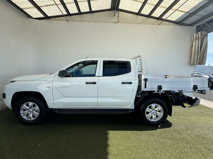 2025 Mitsubishi Triton GLX+