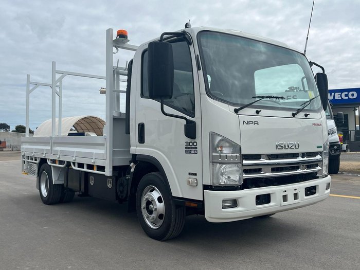 2012 Isuzu Npr300