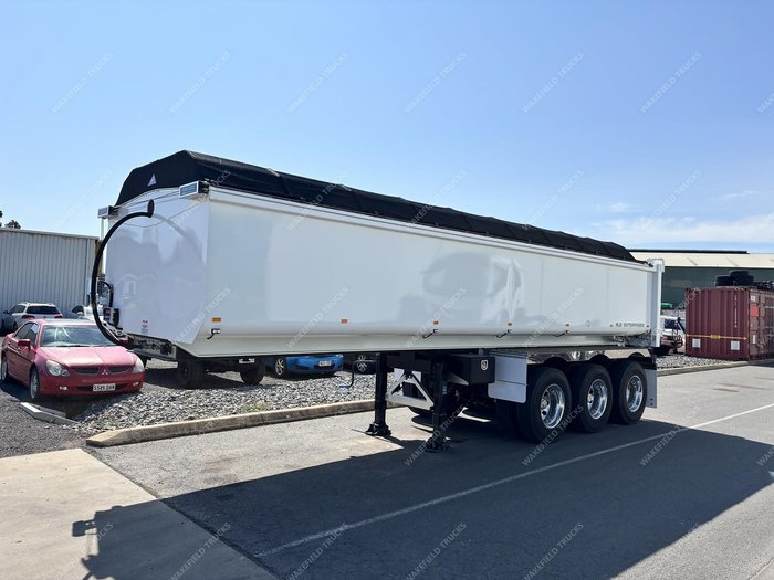 0 RLB Enterprises By Sonnex 28 Foot Civil Spec White