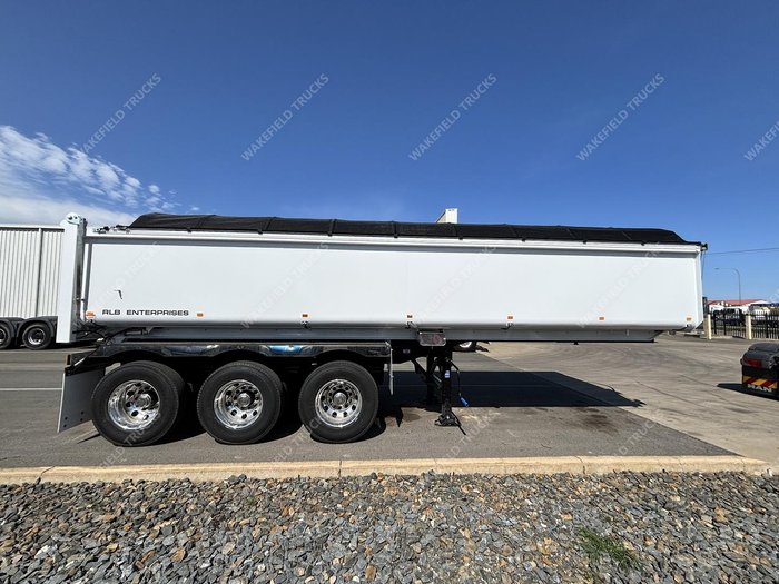 0 RLB Enterprises By Sonnex 28 Foot Civil Spec White