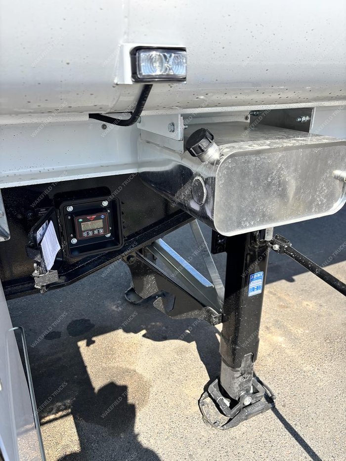 0 RLB Enterprises By Sonnex 28 Foot Civil Spec White