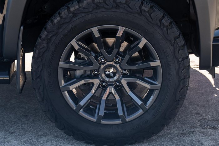 2023 Mitsubishi Triton Xtreme MR MY23 4X4 Dual Range Black Mica