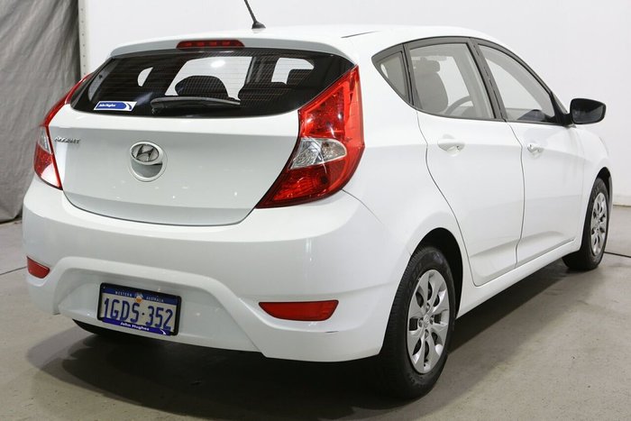 2016 Hyundai Accent Active