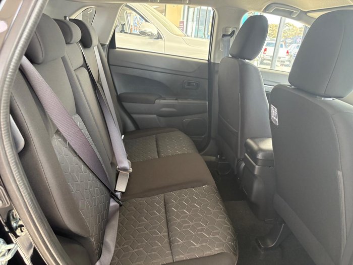 2024 Mitsubishi ASX ES