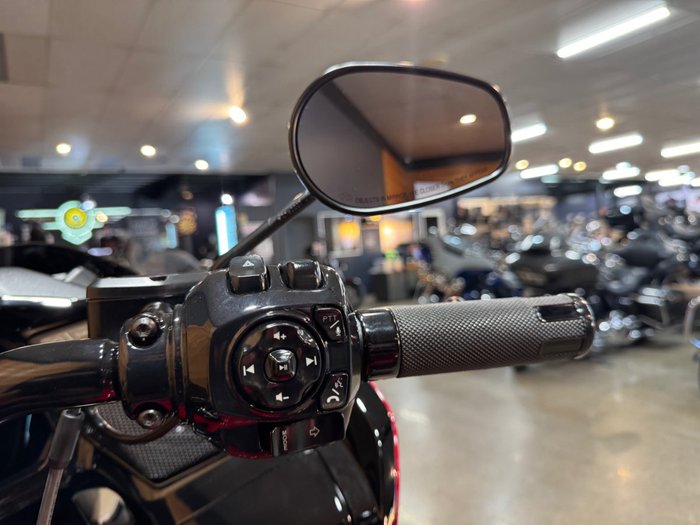 2025 Harley-davidson FLTRXSTSE CVO RD GLIDE ST 121 Red