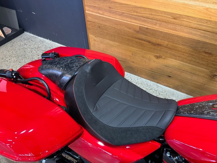 2025 Harley-davidson FLTRXSTSE CVO RD GLIDE ST 121 Red