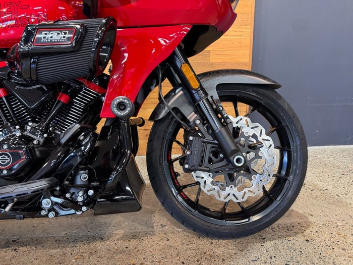 2025 Harley-davidson FLTRXSTSE CVO RD GLIDE ST 121 Red