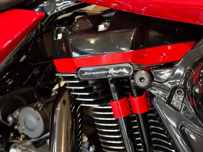 2025 Harley-davidson FLTRXSTSE CVO RD GLIDE ST 121 Red