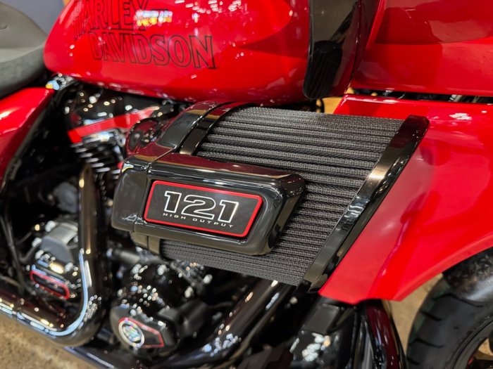 2025 Harley-davidson FLTRXSTSE CVO RD GLIDE ST 121 Red