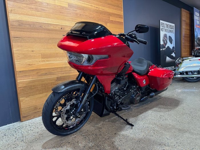 2025 Harley-davidson FLTRXSTSE CVO RD GLIDE ST 121 Red