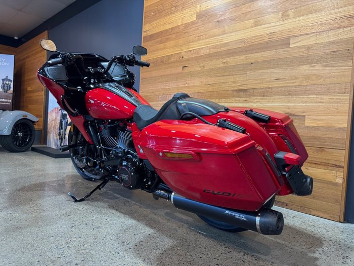 2025 Harley-davidson FLTRXSTSE CVO RD GLIDE ST 121 Red