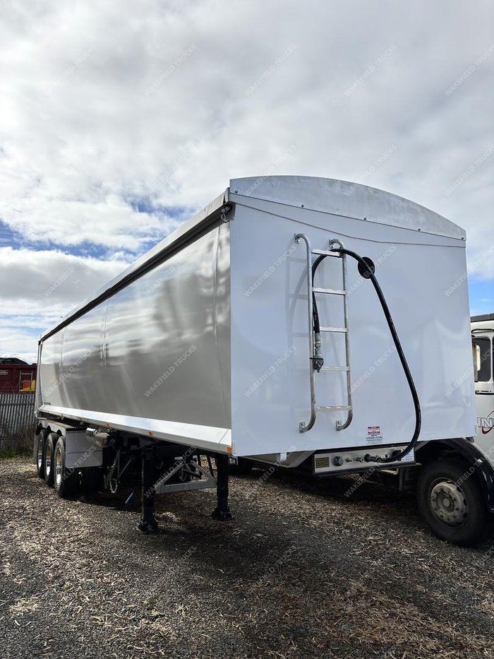 2025 RLB Enterprises By Sonnex 33 Foot Grain White