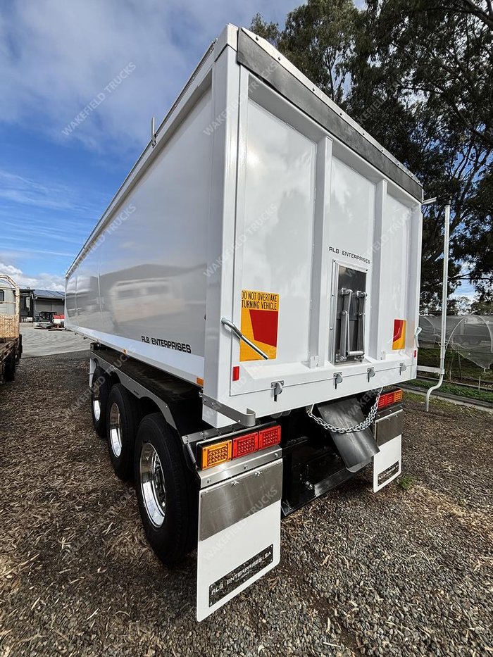 2025 RLB Enterprises By Sonnex 33 Foot Grain White