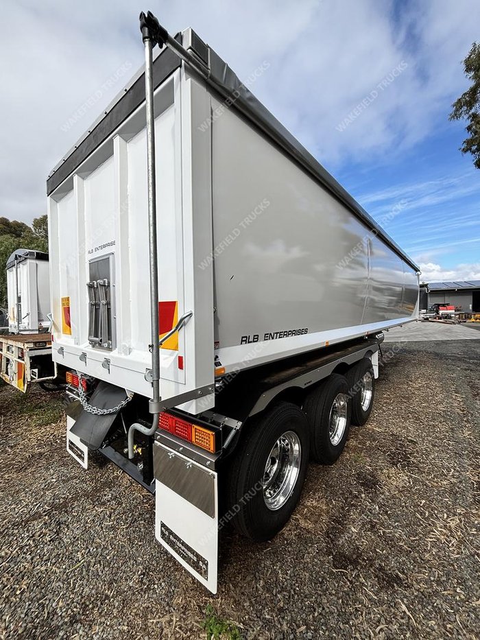 2025 RLB Enterprises By Sonnex 33 Foot Grain White