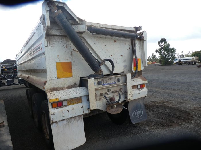 2005 J Smith & Sons Tri Axle Side Tipper