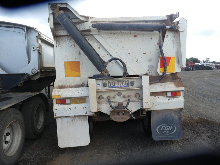 2005 J Smith & Sons Tri Axle Side Tipper
