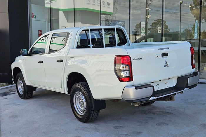 2021 Mitsubishi Triton GLX