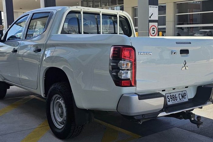 2021 Mitsubishi Triton GLX