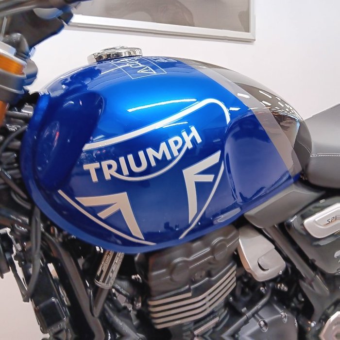 2025 Triumph SPEED 400 Caspian Blue / Storm Grey