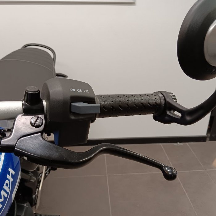 2025 Triumph SPEED 400 Caspian Blue / Storm Grey