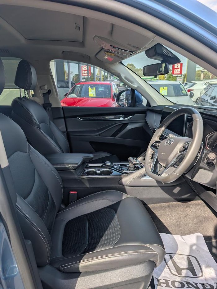 2022 LDV D90 Executive